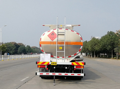 19.7方東風鋁合金運油車 以工匠精神鑄就的運輸利器，安全與品質的雙重保障